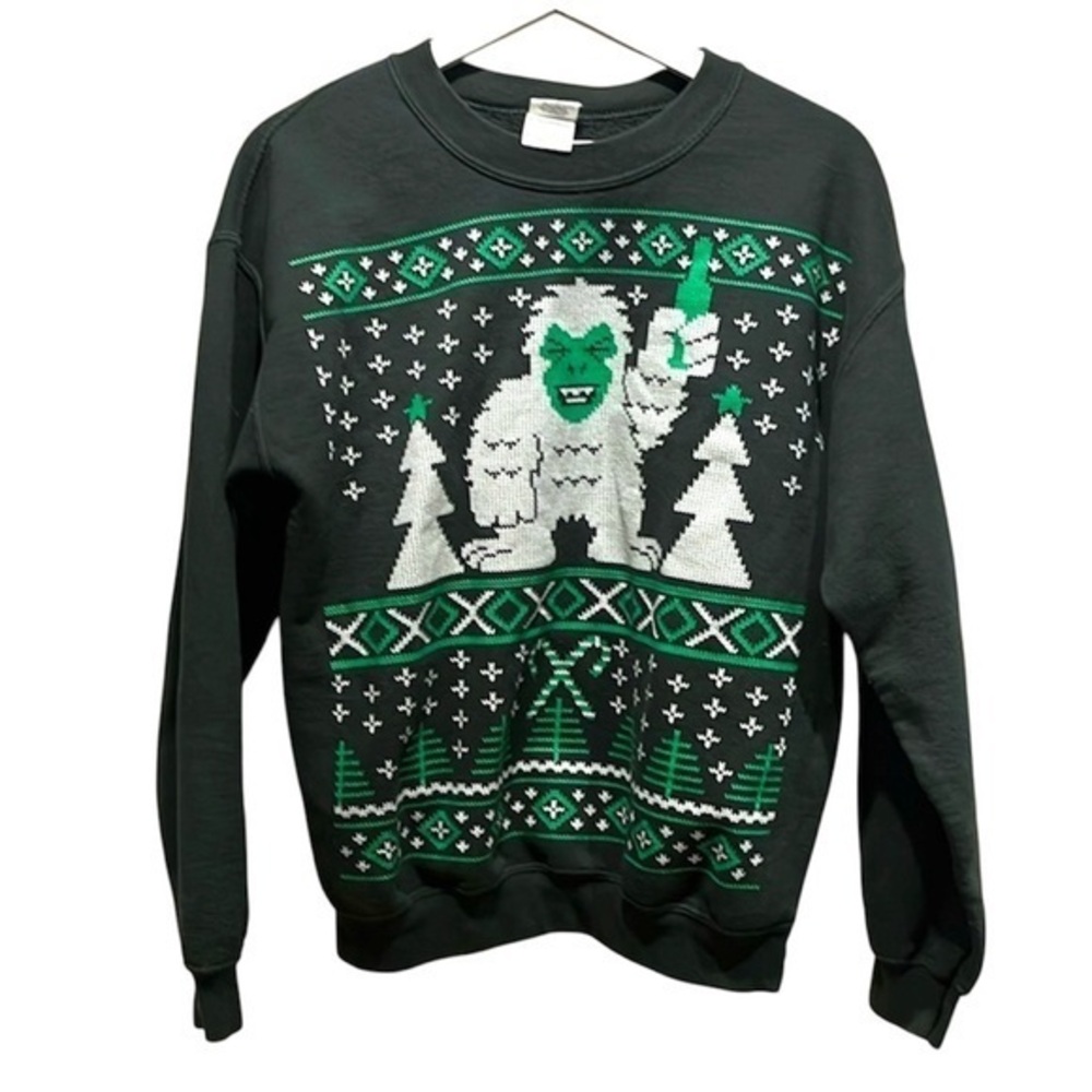 Gildan Yeti Sasquatch Beer Men’s Sweatshirt Size Medium Ugly Sweater